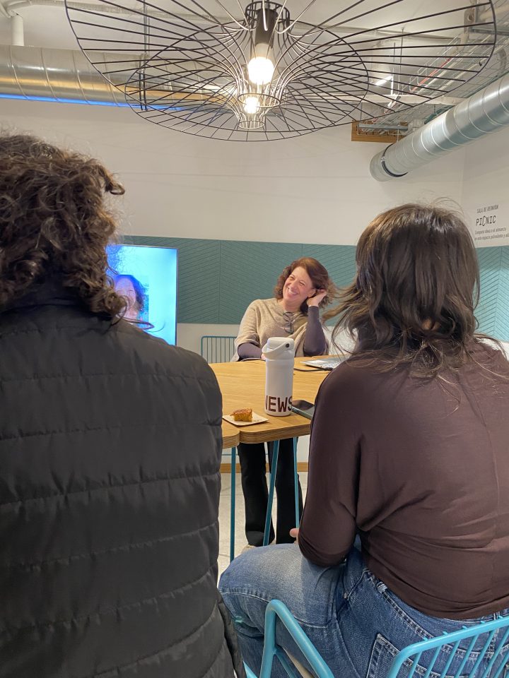 Maria Rodriguez de Como una Cabra contando las oportunidades que existen para las mujeres que emprenden en la España rural